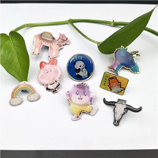 ป้ายพินสูท