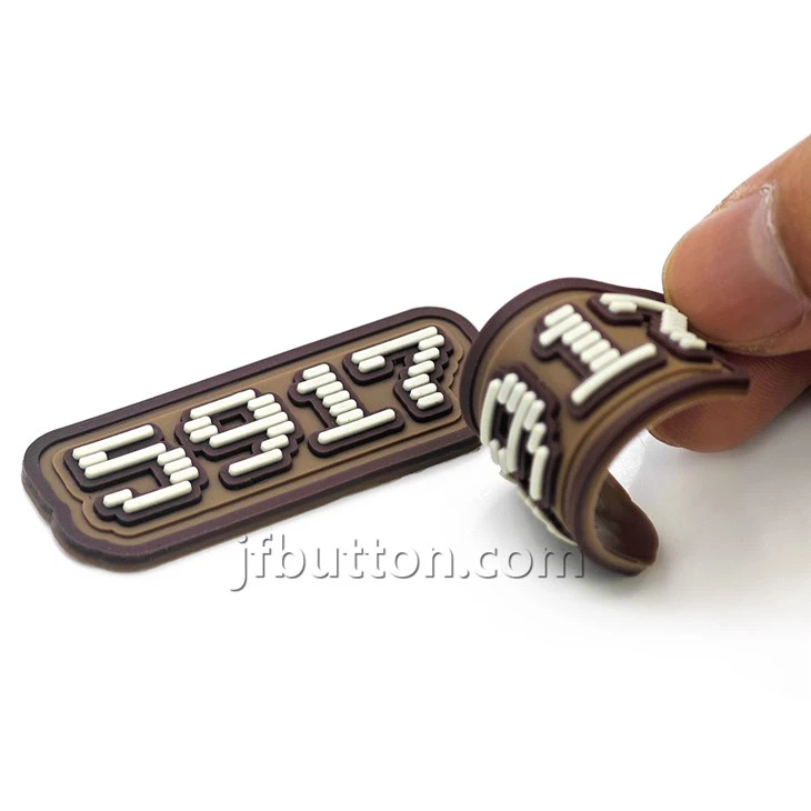 Custom Raised Silicone Label For T-shirt suppliers